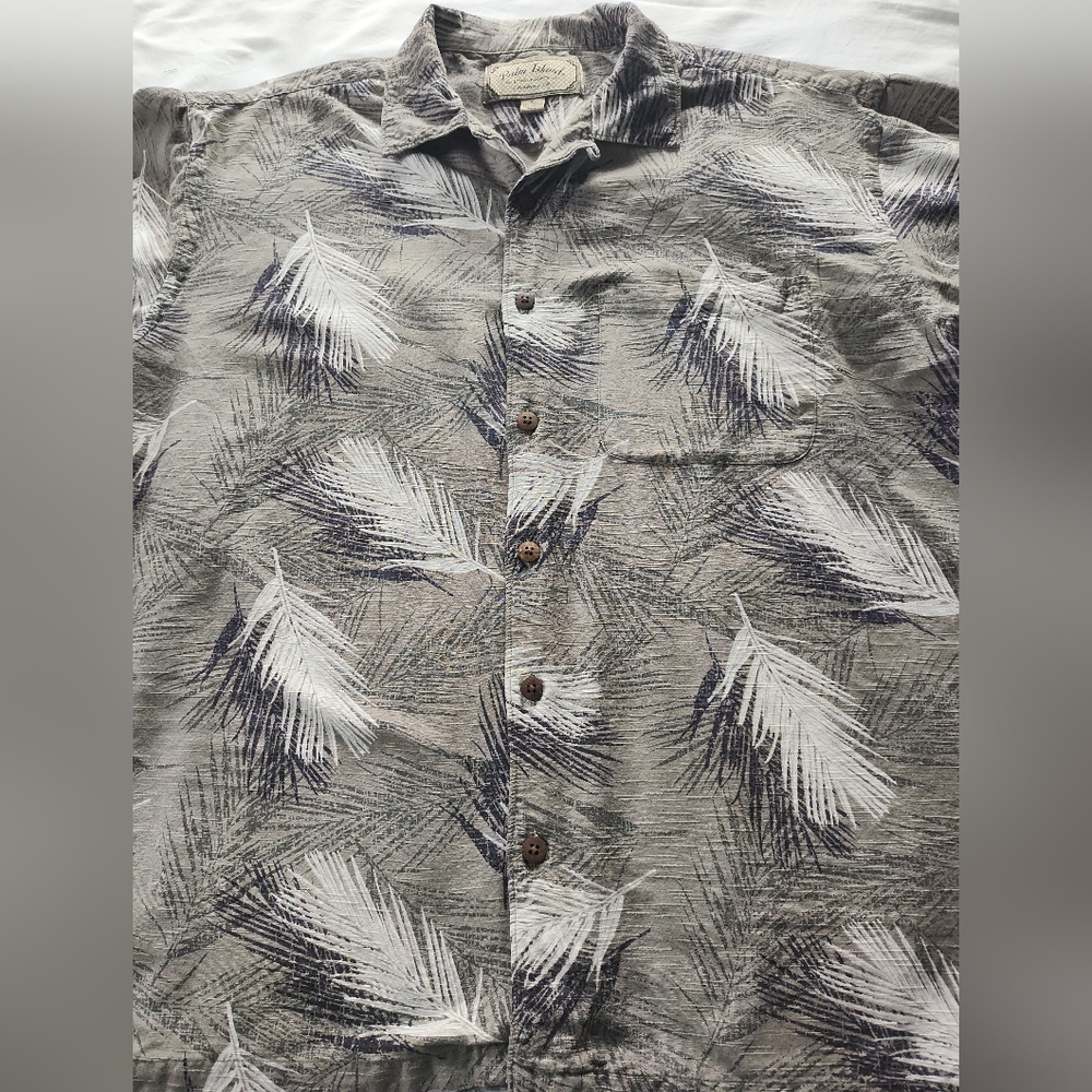 PALM ISLAND Clothing Co. Men's Button Up Shirt. Size XL Short Sleeves.